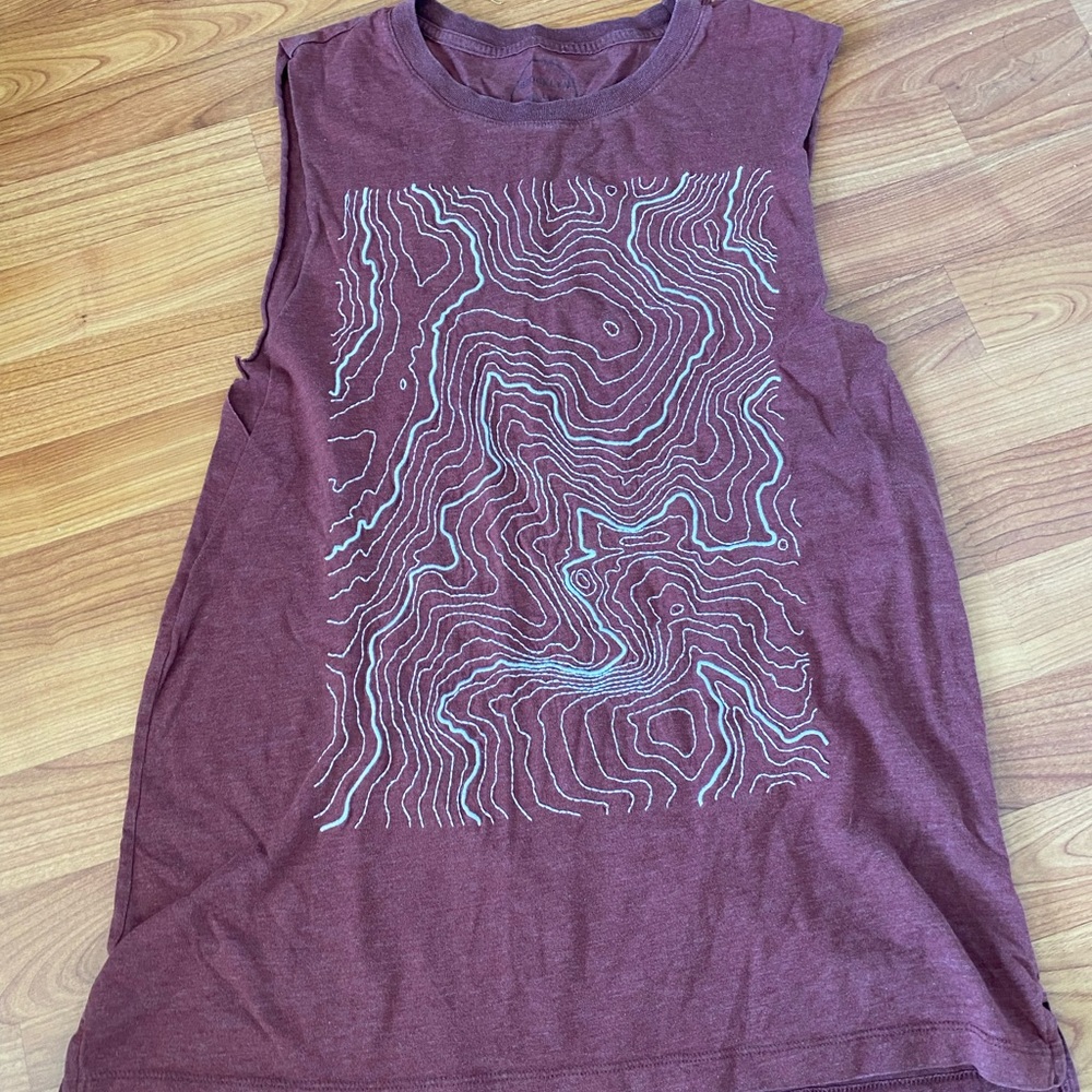 Burgundy tank top with white graphic stitching and embroidery from Aeropostale.